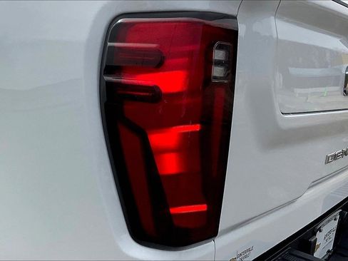 Used 2024 GMC Sierra 2500 Denali Ultimate image 31