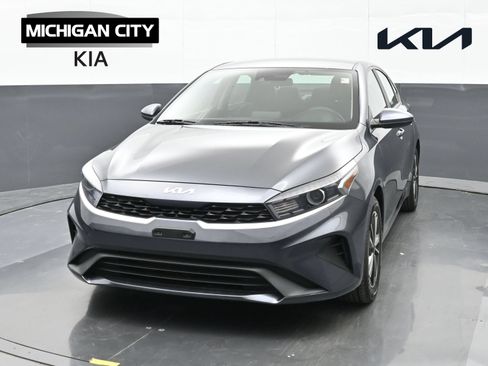 Used 2022 Kia Forte LXS FWD image 1