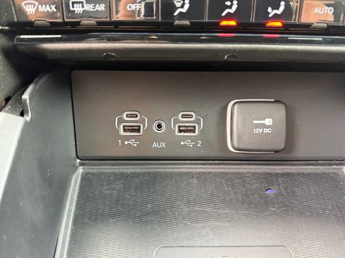 Used 2024 Jeep Grand Cherokee Altitude AWD/4WD image 27