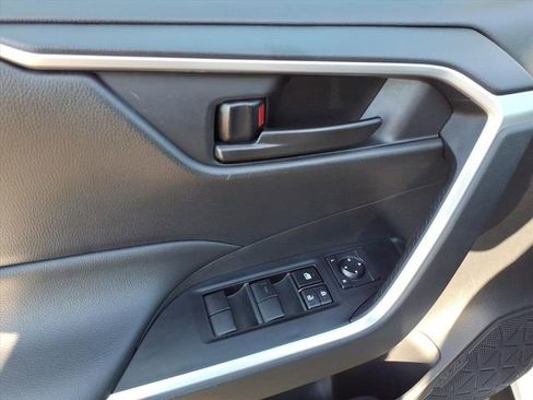 Used 2025 Toyota RAV4 LE image 3