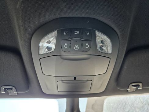 Used 2025 Chrysler Pacifica Select FWD image 22