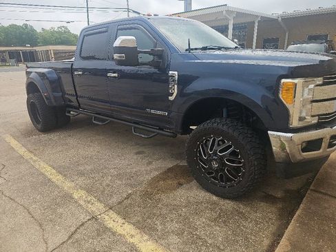 Used 2017 Ford F350 Lariat w/ Chrome Package AWD/4WD image 3