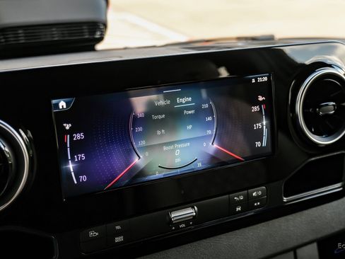 Used 2025 Mercedes-Benz Sprinter 2500 image 46