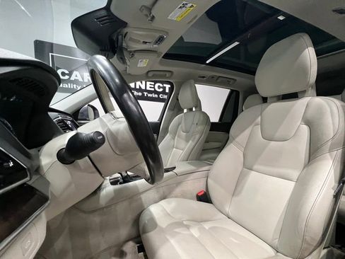 Used 2016 Volvo XC90 T6 Momentum AWD/4WD image 18