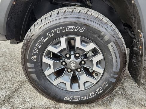 Used 2019 Toyota Tacoma TRD Off-Road image 8