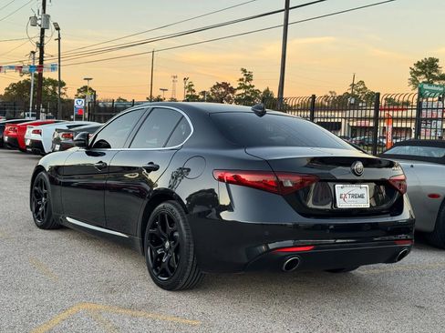 Used 2018 Alfa Romeo Giulia Ti image 8