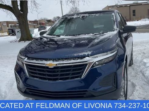 Used 2023 Chevrolet Equinox LS w/ LS Convenience Package image 3