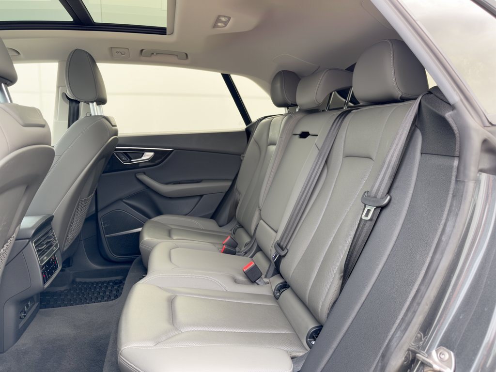 Used 2019 Audi Q8 Prestige AWD/4WD image 25