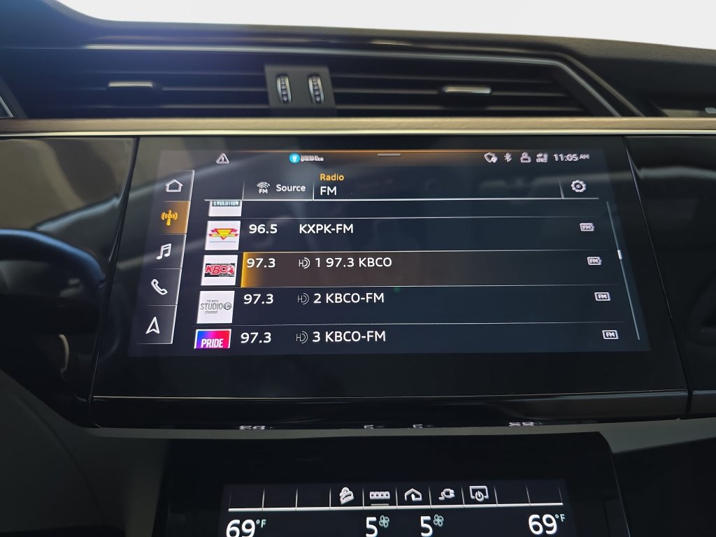 Used 2024 Audi Q8 e-tron Premium AWD/4WD image 24