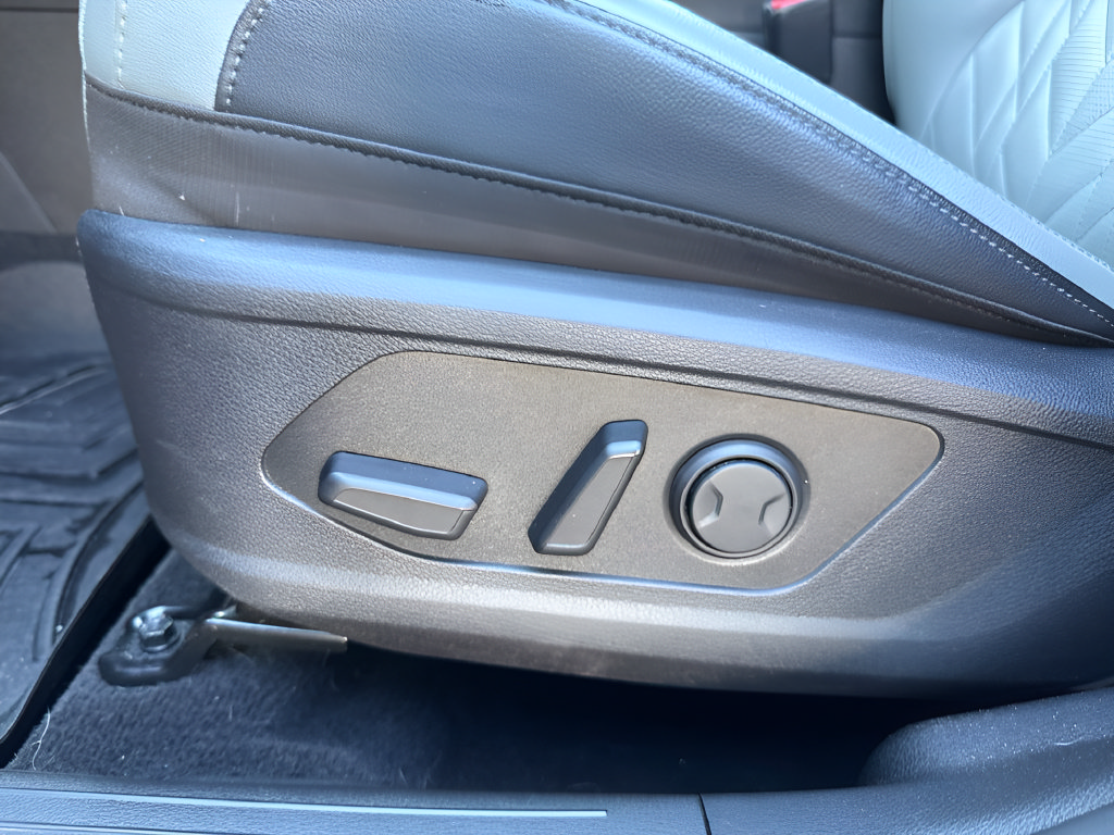 Used 2023 Kia Sportage X-Line w/ X-Line Premium Package AWD/4WD image 18