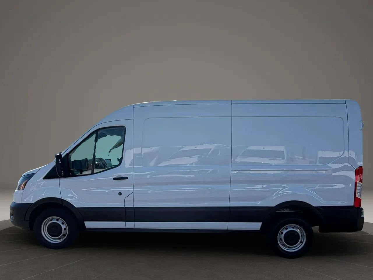 Used 2023 Ford Transit 250 Medium Roof w/ Load Area Protection Package RWD image 4