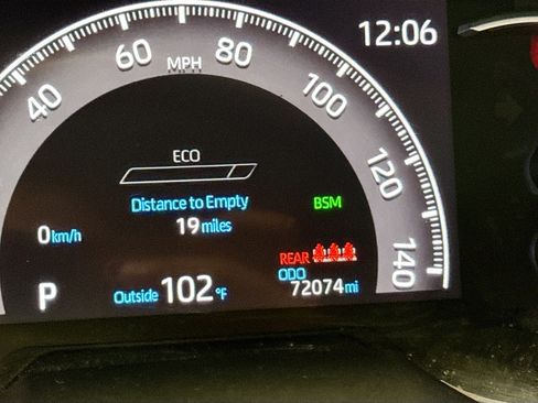 Used 2019 Toyota RAV4 Limited image 8