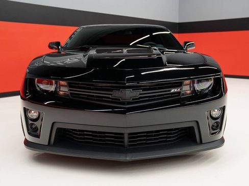Used 2014 Chevrolet Camaro ZL1 RWD image 9