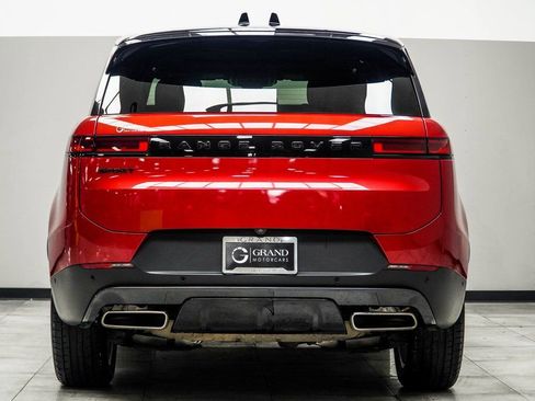 Used 2025 Land Rover Range Rover Sport SE image 12