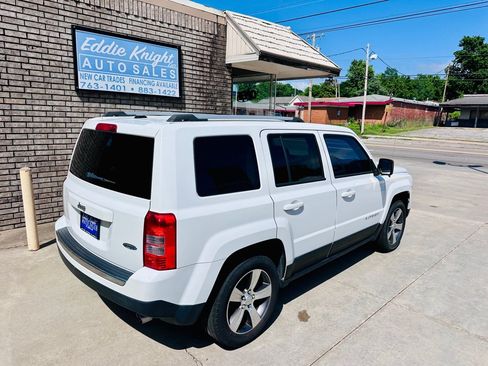 Used 2016 Jeep Patriot High Altitude FWD image 3