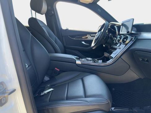 Used 2019 Mercedes-Benz GLC 300 4MATIC image 12
