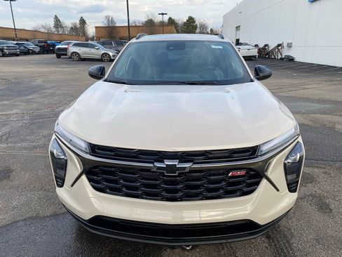 New 2026 Chevrolet Trax RS w/ Sunroof Package image 2
