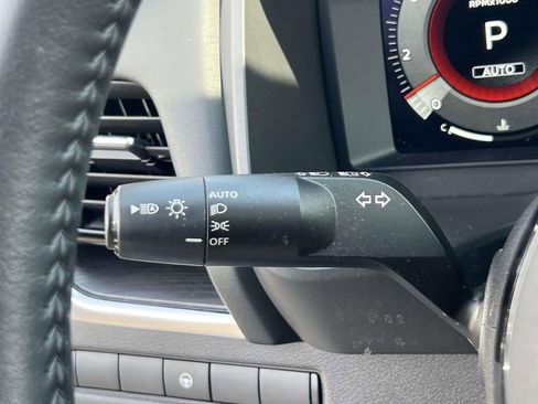 Used 2023 Nissan Rogue Platinum image 24