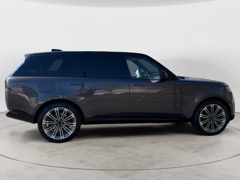 New 2026 Land Rover Range Rover Long Wheelbase SE image 3