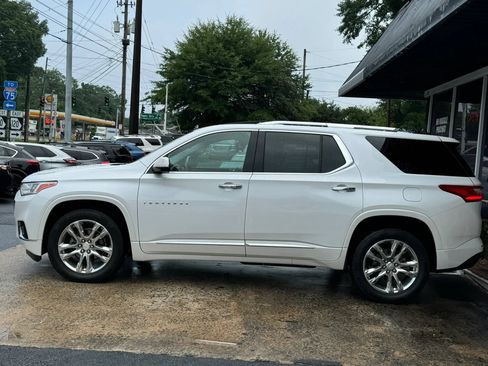 Used 2020 Chevrolet Traverse High Country FWD image 4