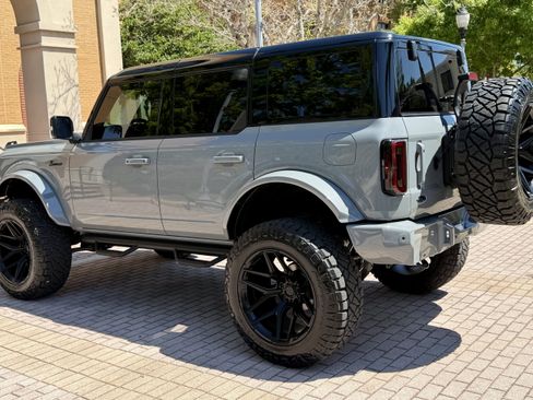 Used 2025 Ford Bronco Outer Banks AWD/4WD image 8