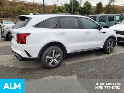 Used 2021 Kia Sorento EX w/ Panoramic Sunroof Package image 12