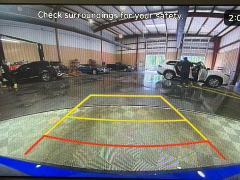 Used 2025 Hyundai Elantra Sport image 29