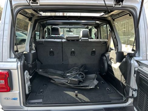 Used 2022 Jeep Wrangler Unlimited Sahara w/ Cold Weather Group image 6