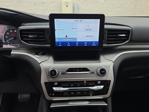 Used 2021 Ford Explorer XLT w/ Equipment Group 202A image 24