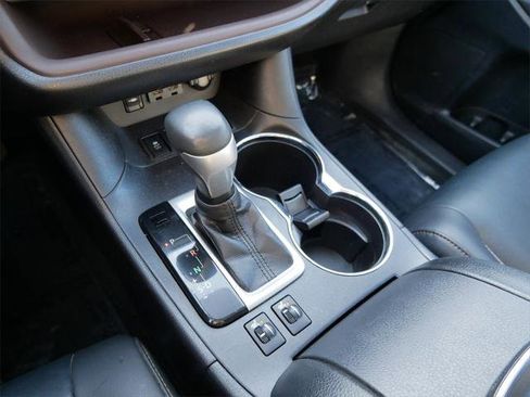 Certified 2019 Toyota Highlander XLE image 19