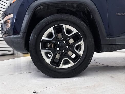 Used 2018 Jeep Compass Trailhawk AWD/4WD image 11