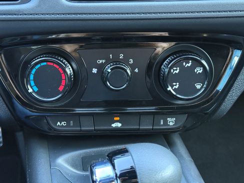 Used 2022 Honda HR-V Sport image 11