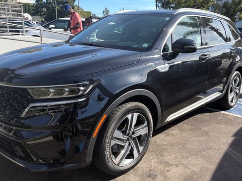 Certified 2022 Kia Sorento SX AWD/4WD image 1