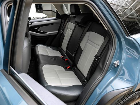 Used 2024 Land Rover Range Rover Evoque Dynamic SE image 42