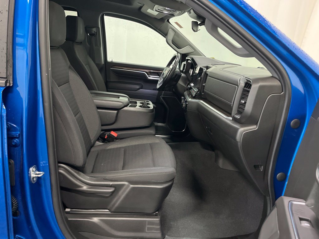 Used 2022 Chevrolet Silverado 1500 LT AWD/4WD image 19