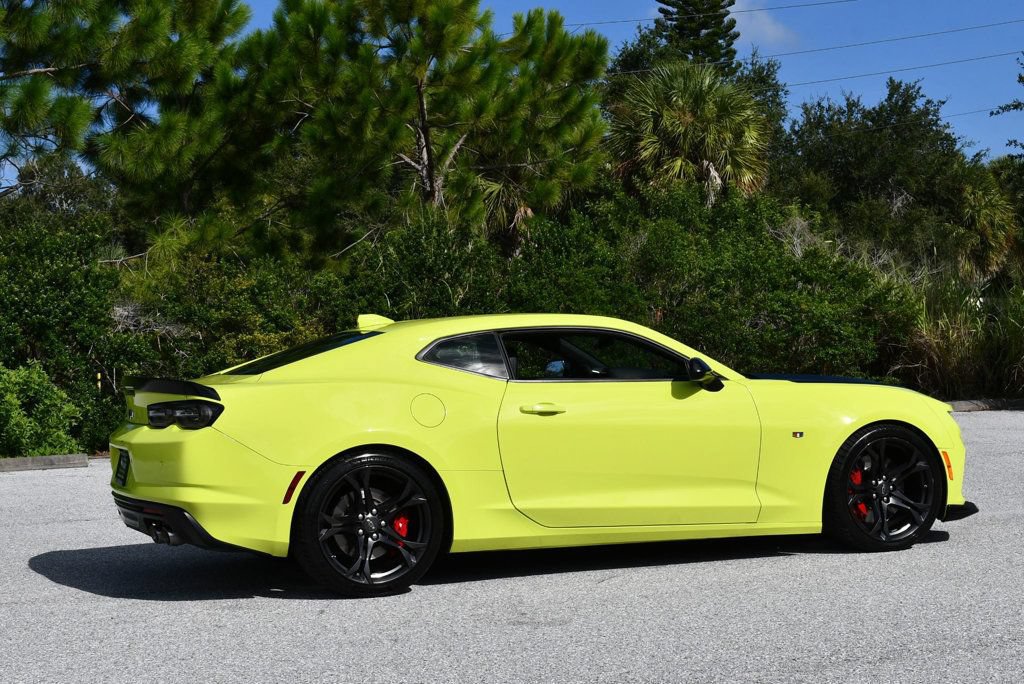Used 2021 Chevrolet Camaro SS RWD image 6