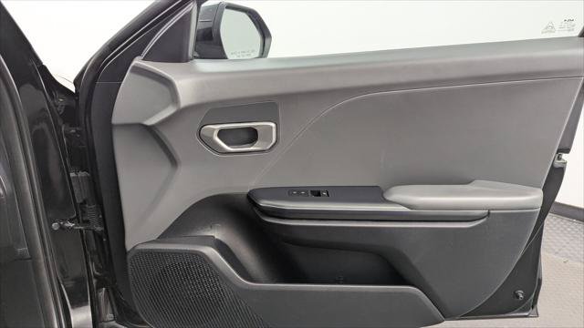 Used 2025 Kia K4 FWD image 23