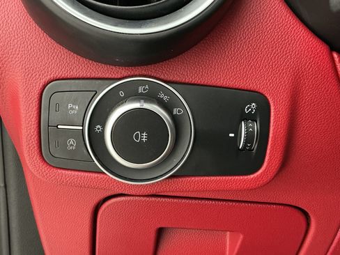 Used 2018 Alfa Romeo Stelvio AWD image 40