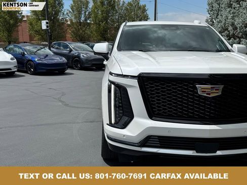 Used 2025 Cadillac Escalade ESV Sport Platinum AWD/4WD image 13