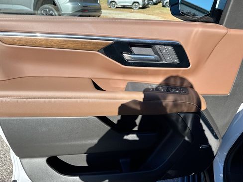 New 2026 Chevrolet Tahoe High Country image 15