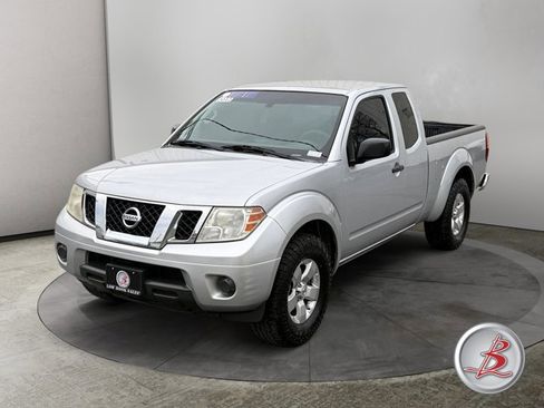 Used 2012 Nissan Frontier SV image 3