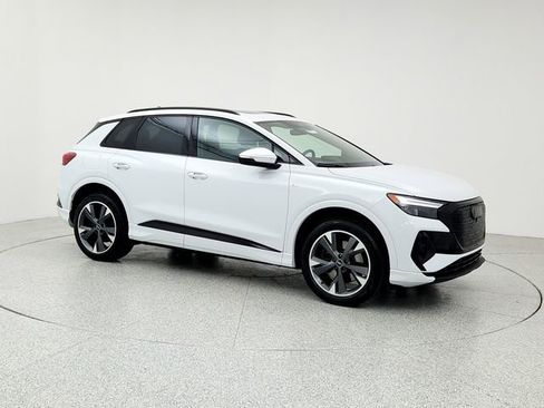 Used 2023 Audi Q4 e-tron Premium w/ Convenience Package image 3