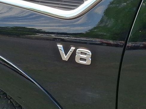 Used 2021 Nissan Armada SV w/ SV Appearance Package image 29