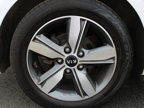 Used 2018 Kia Forte LX w/ LX Popular Package image 17