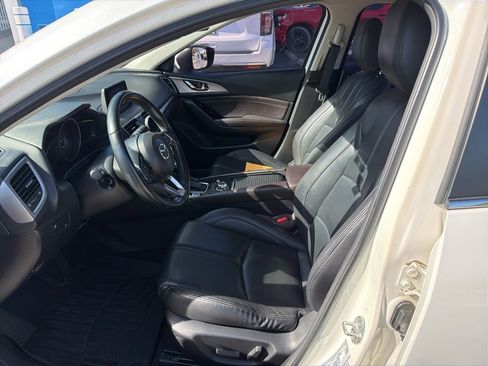 Used 2018 MAZDA MAZDA3 Touring image 2