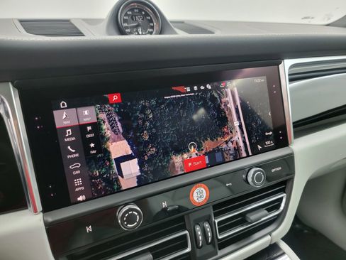 New 2025 Porsche Macan S image 27