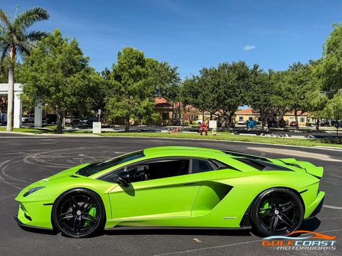 Used 2018 Lamborghini Aventador S AWD/4WD image 36
