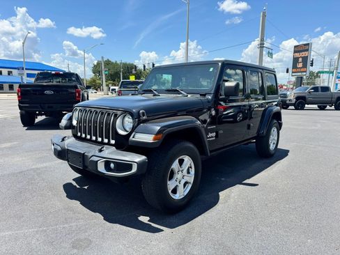 Used 2020 Jeep Wrangler Unlimited Sport S AWD/4WD image 3