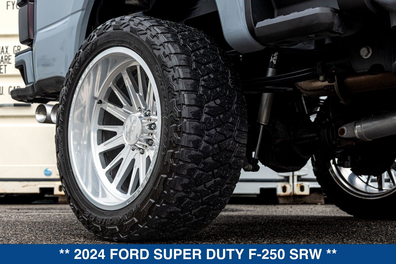 Used 2024 Ford F250 Lariat w/ Lariat Ultimate Package AWD/4WD image 29