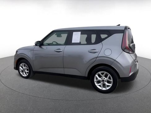 Used 2025 Kia Soul LX w/ LX Technology Package image 10